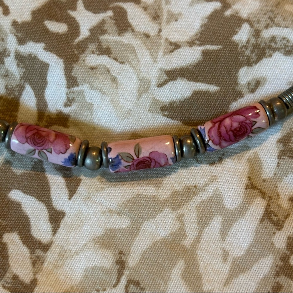 Floral Pink and Silver Beaded Necklace
